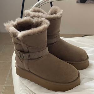 Dropshipping Tasmans Uggs Chaussures de marque de créateur Baskets mode haut de gamme Hiver Automne Thermiques Mignonnes Fourrure Plateforme Bottes de neige - Product Image 2