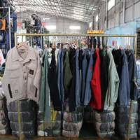 Bales Pakaian Bekas Berkualitas Tinggi Campuran Jaket Jeans Dewasa Pakaian Musim Dingin Kondisi Bagus Pakaian Bekas