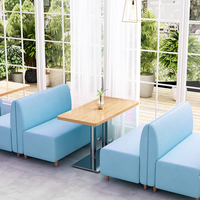Ensemble de salle à manger commercial moderne pour café et restaurant : table et banquette carrées 2 places en bois massif durable avec mousse haute densité