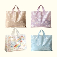 Sac de courses en plastique coloré avec poignée, idéal pour les magasins de vêtements et les grands magasins
