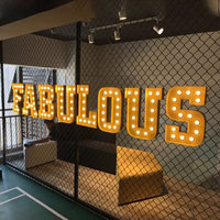 Grand panneau personnalisé de 4 pieds de lumière LED chiffres de l'alphabet s'allume en bois 3d lettres de chapiteau Grand signe d'amour pour la fête de mariage