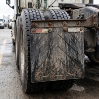 Bavettes de protection en caoutchouc massif pour camions, logo personnalisé, 24x24 pouces, pour semi-remorques, vente en gros, approvisionnement en vrac
