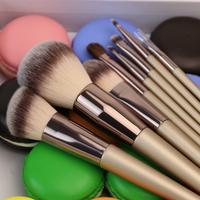 Logo personnalisé modèle classique 8 pièces porte marque privée fond de teint de luxe ensemble de pinceaux de maquillage cosmétique