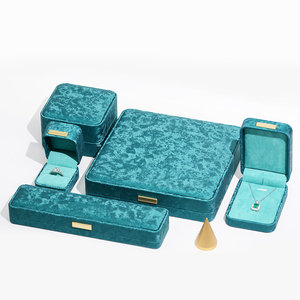 Nouvelle boîte à bijoux de luxe de Dubaï, boîte à bagues avec logo personnalisé, en cuir PU de luxe, nouvelle mode Embalagem Joias pour bagues - Product Image 1