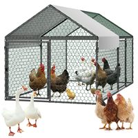 Poulailler en métal pour 4-6 poulets, 3.3x6.6x3.3ft, avec couverture imperméable, double entrée, toit en pente, enclos pour volailles, compatible avec les poulaillers en bois