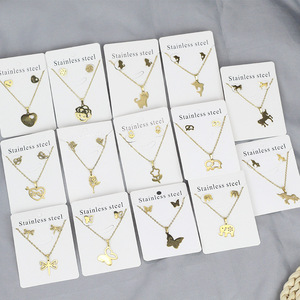 Conjunto de Collar y Aretes de Acero Inoxidable Chapado en Oro de 18K con Diseño de Gatito Cristiano, Moderno y Certificado, para Mujer, de FanYue - Product Image 2