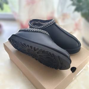 <span class=keywords><strong>Chaussons</strong></span> d'hiver en cuir véritable et fourrure de mouton australienne personnalisables pour femmes et enfants, avec semelle intérieure en PU - Product Image 3