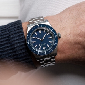 Reloj de Lujo Personalizado ODM Miyota 9015 con Calendario, Reloj de Acero para Buceo de 200 m, Cristal de Zafiro de Doble Cúpula, Reloj Mecánico para Hombre - Product Image 3