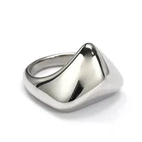 Bague tendance en acier inoxydable plaqué or, design torsadé irrégulier poli, étanche, pour femme, usage quotidien