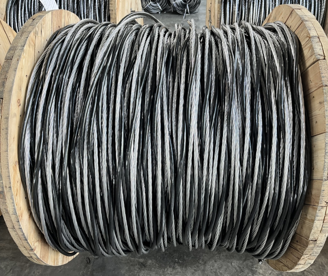 600V Aluminum Conductor XLPE Insulated Duplex Triplex Quadruplex Service Drop Cable #6 #4 #2 AWG Overhead ABC Cable Price
