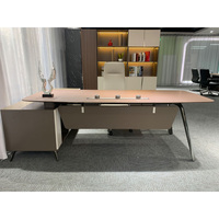 Bureau de direction de luxe en forme de L Nouveau design Poste de travail moderne avec armoire de rangement pour patron ou PDG