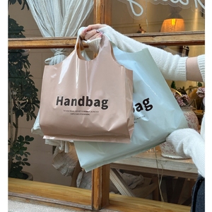 Sacs en plastique personnalisés avec logo imprimé, poignée découpée, poignée souple, sacs en forme de T pour boutique, emballage de cadeaux, vente en gros - Product Image 5