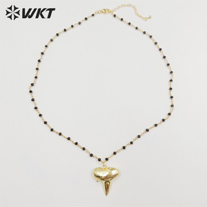 WT-N227 <span class=keywords><strong>collana</strong></span> <span class=keywords><strong>con</strong></span> denti di squalo naturale placcato oro 18 carati di moda all'ingrosso <span class=keywords><strong>con</strong></span> <span class=keywords><strong>collana</strong></span> di ossa di denti veri <span class=keywords><strong>con</strong></span> perline di <span class=keywords><strong>rosario</strong></span> nero - Product Image 5