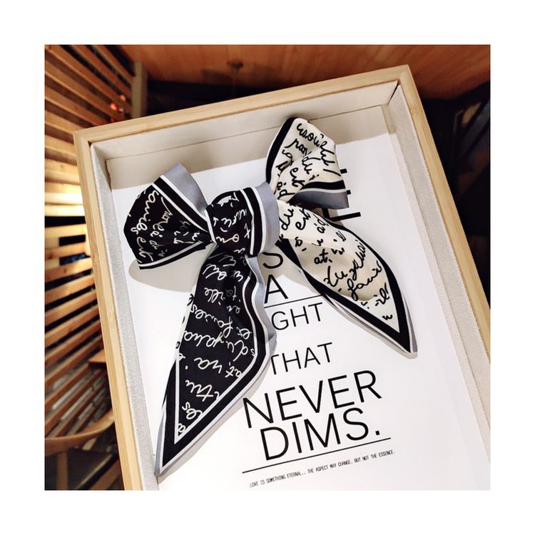 Новый элегантный женский маленький квадратный шелковый шейный атласный шарф Ретро Повязка На Голову шарфы