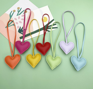 Pendentif Cœur en Cuir pour Bagages, Accessoire de Sac, <span class=keywords><strong>Porte</strong></span>-clés, Vente Chaude, Articles en Stock pour l'Exportation, pour Femme - Product Image 5