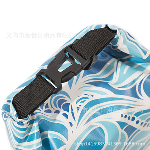 Sac de plage imperméable à motif floral 5-30L avec sangle détachable pour la randonnée en plein air - Product Image 1