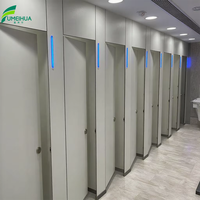 Partisi Toilet Tahan Air Bersertifikasi CE Modern dengan Indikator Lampu LED, Desain Ramah Lingkungan Tahan Benturan, Garansi 3 Tahun