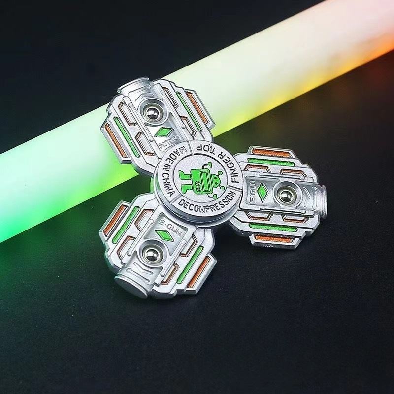 Three-leaf spinning top [silver]