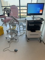Système de caméra vidéo colposcopique portable IKEDA monté sur chariot avec éclairage LED intégré et stockage sur carte SD 32 Go pour la gynécologie