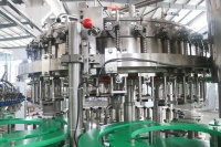 Machine de remplissage liquide efficace pour les boissons gazeuses naturelles 1000-2000 BPH Ligne d'embouteillage Utilisé Condition Core Components-Bearings