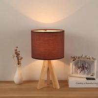 Lampe de chevet LED AC de style nordique moderne, lumière de nuit chaleureuse et confortable pour chambre de mariage, abat-jour en cristal créatif et élégant, décoration de chambre à coucher