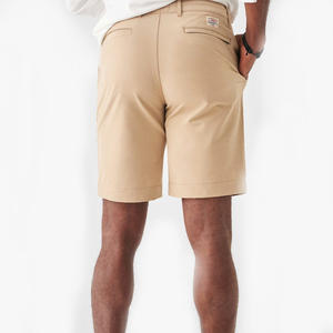 Pantalones cortos chinos versátiles e informales para hombre con tecnología antiarrugas, resistencia a las manchas y aptos para usar durante todo el año. - Product Image 5