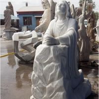 Statue de Jésus-Christ en marbre blanc sculpté, en position de méditation, sculpture religieuse avec Sacré-Cœur pour la décoration de jardin d'église