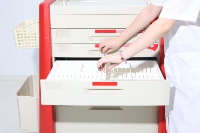 Chariot de réanimation EMS avec planche RCP, design moderne en ABS, roulettes silencieuses, support multifonctionnel pour oxygène, usage hospitalier, hauteur réglable