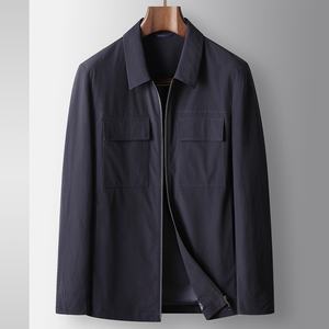 Chaqueta con Cierre y Solapa de Lujo Discreto para Hombre 2025 -- Abrigo Informal de Negocios de Inspiración |   Color y Logotipo Personalizables - Product Image 1