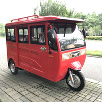 TUKTUK Tricycle à moteur 3 roues rouge à chaîne ISO entièrement fermé à essence pour passagers, démarrage électrique 36V, 4-5 places