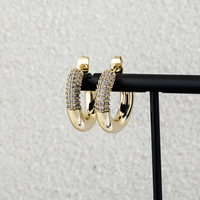 Boucles d'oreilles en zircon pavé doré et argenté pour femmes - Base en laiton hypoallergénique, éclat élégant pour le bureau et les soirées