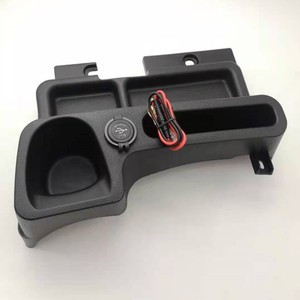 Consola de Apoyabrazos para Auto con Caja de Almacenamiento, Portavasos y Carga USB para Toyota Land Cruiser LC70 76 78 79 - Product Image 3