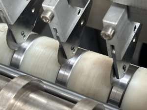 Mesin manufaktur bantalan kapas alkohol disinfeksi rumah sakit medis mesin pembuat bantalan persiapan alkohol - Product Image 4