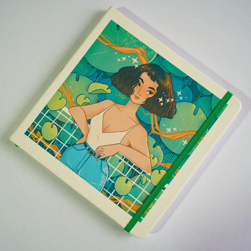 Custom 50 Piece MOQ impreso PU cubierta de cuero en blanco Girly Square 7,5*7,5 "Sketch diario cuaderno con papel grueso