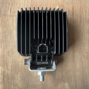 Высококачественные оригинальные запчасти <span class=keywords><strong>Liugong</strong></span> 32B0953: рабочий фонарь, механические комплектующие для тяжелой техники по заводской цене - Product Image 3