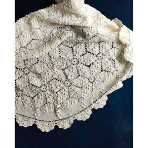 Mantel Redondo de Ganchillo Navideño con Motivo de Estrella Bordado, Patrón Rectangular para Hoteles y Restaurantes, Cubierta de Mesa Dan Denaro - Product Image 4