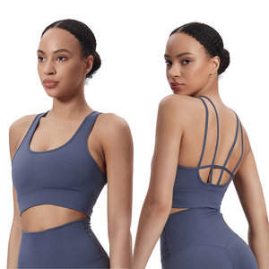 Ce soutien-gorge de sport avec un design novateur et un tissu rafraîchissant rembourré est un favori parmi les amateurs de fitness - Product Image 1