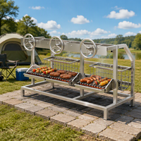 Barbecue au charbon de bois argentin Santa Maria commercial avec trois grilles de cuisson réglables par manivelle pour barbecue en plein air