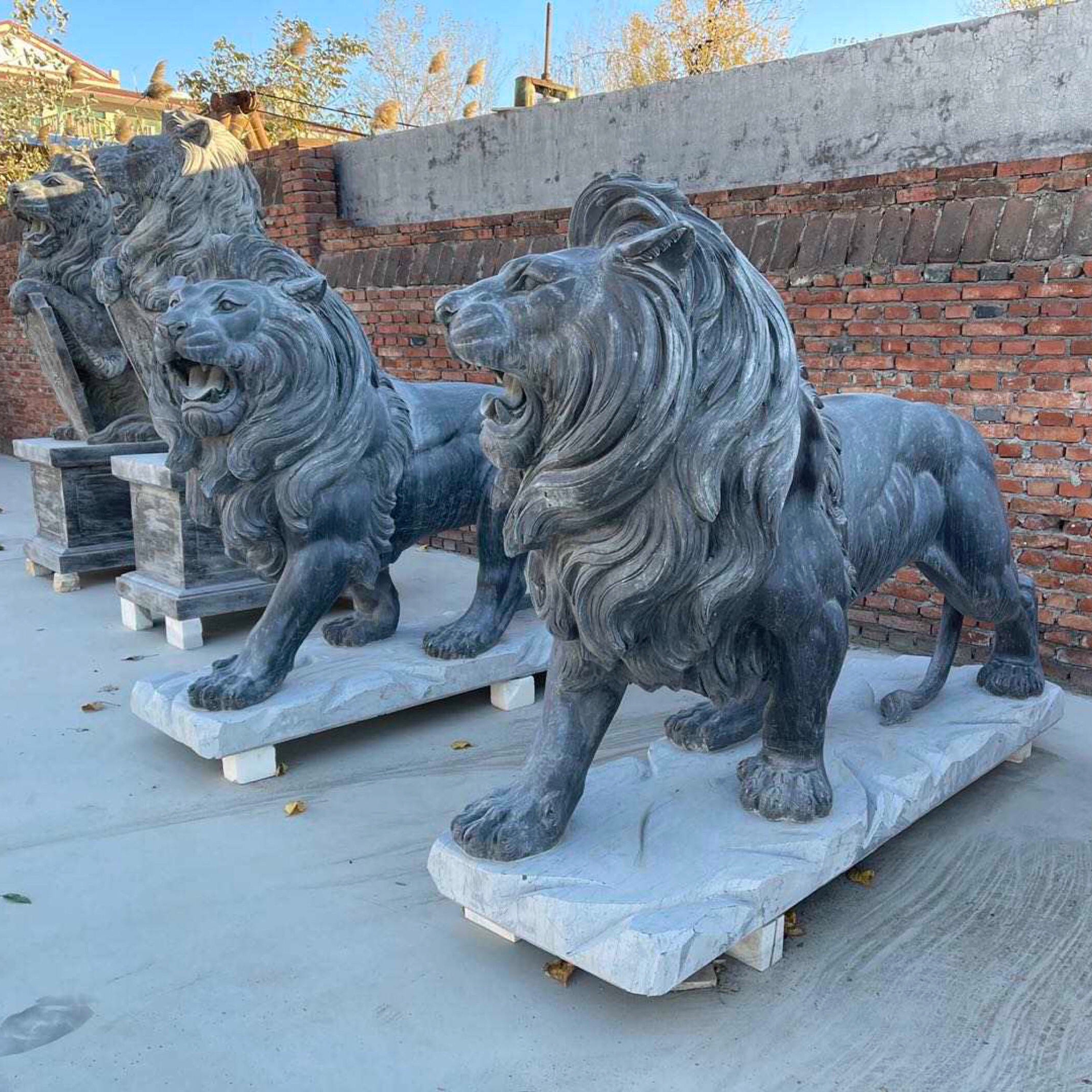 Grandes statues de sculpture de jardin en forme d'animal de lion, en marbre blanc et noir, bon marché