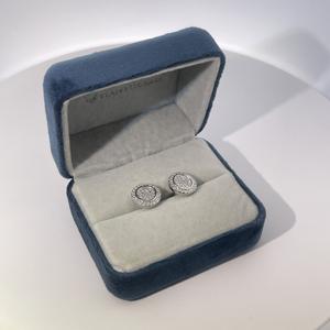 Boucles d'oreilles clous géométriques classiques TIanyu Gems, style vintage, laiton plaqué or, zircon blanc rond pavé - Product Image 1