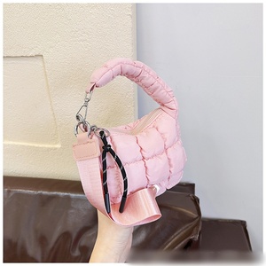 Gesteppte Puffer Mini-Handgelenktasche Einfarbige Handtaschen für Damen Leichte Tragetasche Gesteppte Koreanische Puffy-Tasche für Mädchen - Product Image 2