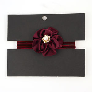 قلادة زهور أنيقة طويلة من المخمل مع حجر الراين للنساء، مجوهرات للحفلات باللون الأحمر والأرجواني مع لؤلؤ - Product Image 3