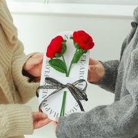 Buket Mawar Rajutan Tangan dari Wol, Hasil Akhir Kreatif, Souvenir Pernikahan, Hiasan Tangan, Bunga Kepang, Hadiah Hari Valentine