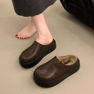 2024 nouveau automne hiver demi-sangle mocassins pour femmes semelle épaisse rehaussant la hauteur Birkenstocks sans lacet fourrure coton pantoufles pour - Product Image 1