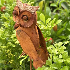 Statua da Giardino Gufo in Metallo Effetto Ruggine - Ornamento Rustico in Ferro Invecchiato Impermeabile da 76 cm per Decorazioni Esterne Prato e Patio - Product Image 2