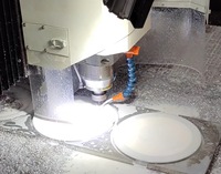 Routeur CNC industriel 3 axes à moteur/pompe unique pour la gravure de panneaux décoratifs en aluminium/cuivre, façades et portes, grand format