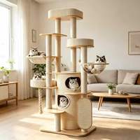 Tour d'activités polyvalente pour chat avec plusieurs niveaux en bois et poteau à gratter en sisal, arbre à chat élégant pour chat britannique à poils courts