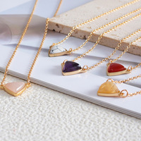 Triangle de cornaline rouge simple pendentif géométrique chaîne à maillons à la mode empilable amour or collier de pierres précieuses naturelles pour les femmes