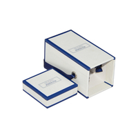 Boîte cadeau rigide personnalisée en papier blanc ivoire avec couvercle et base, impression offset, avec poignée en ruban pour roses et fleurs