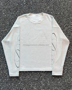 Chemise thermique gaufrée blanche vintage pour homme, coupe oversize à épaules tombantes, manches longues, style streetwear, effet vieilli - Product Image 1